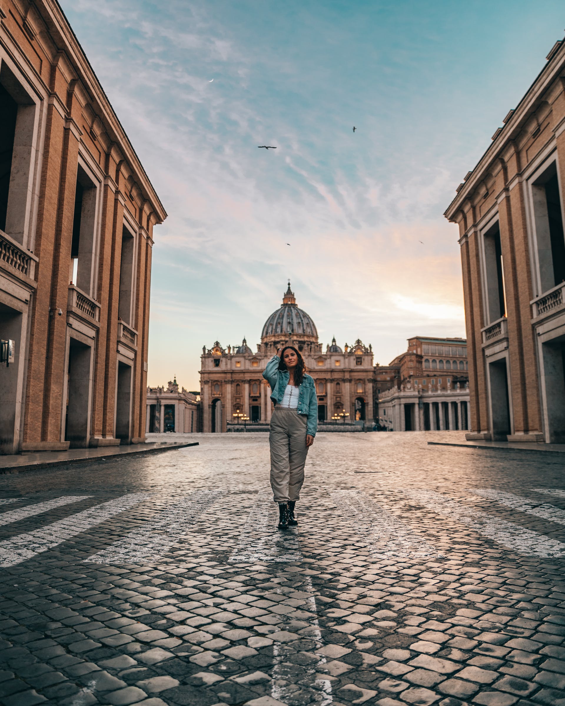 Ultimate Italian Getaway | Captivating image of Rome's architectural marvels, inviting you to experience the ultimate Italian getaway filled with history, culture, and charm